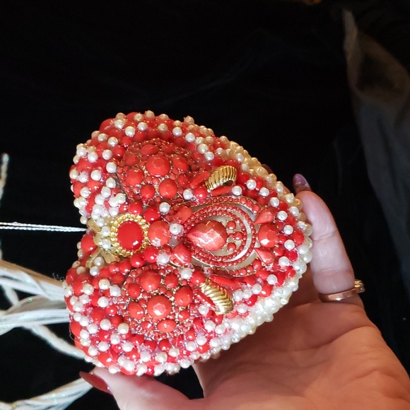 Designs by Collette Jeweled Heart by cherryboring - Picture 4 of 8